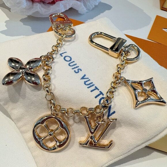 Louis Vuitton Gold - Toned Charm Chain Keychain/Bag Accessory - Picture 2 of 5